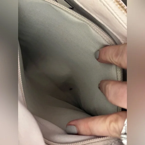 Valentino Cream Chain Shoulder Bag - Picture 8 of 11